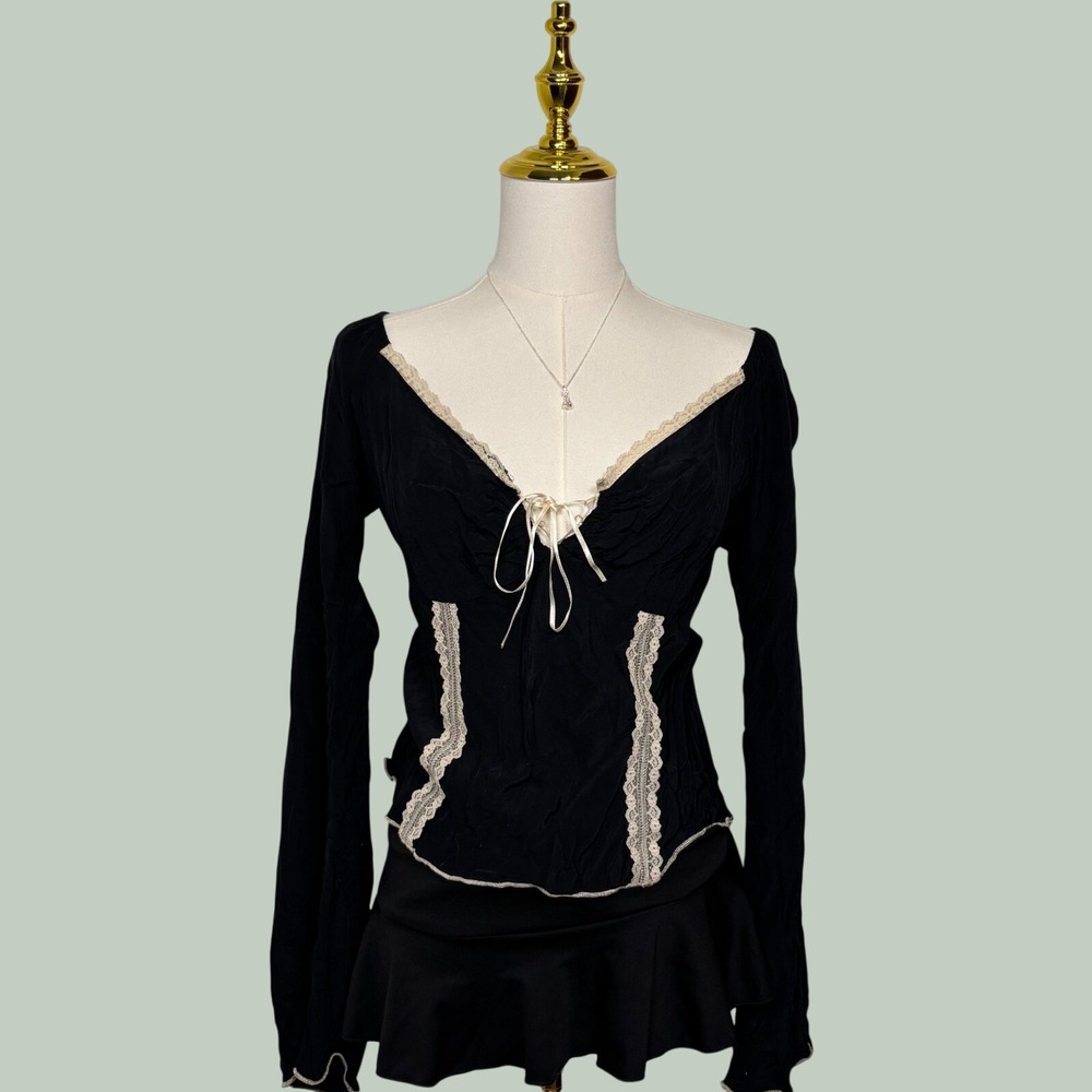 vintage Y2K fang black beige lace bow top ruffle fairy goth coquette milkmaid